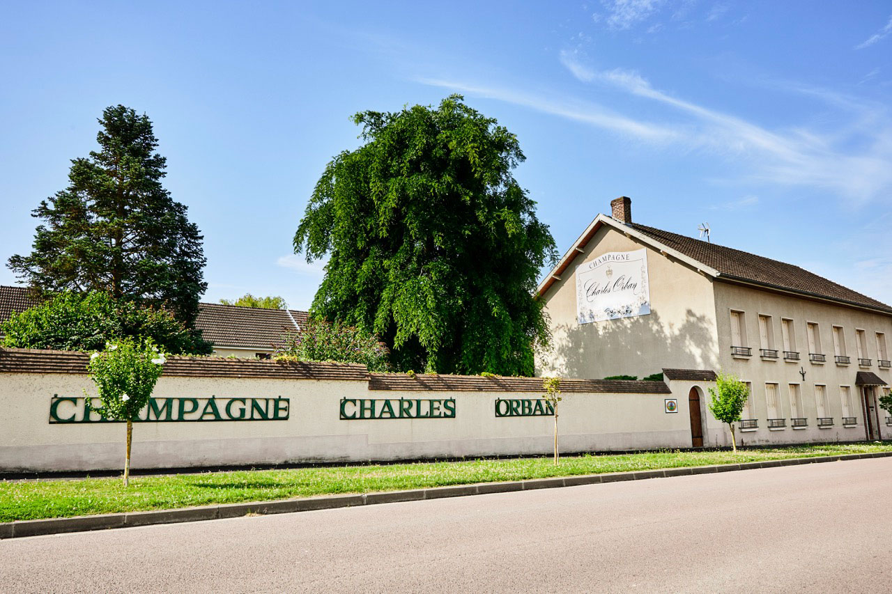 champagne_orban_mur